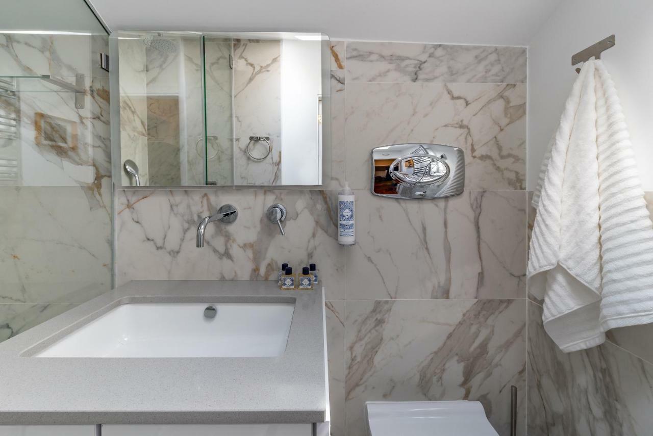 Style And Comfort In Downtown Lissabon Exterior foto